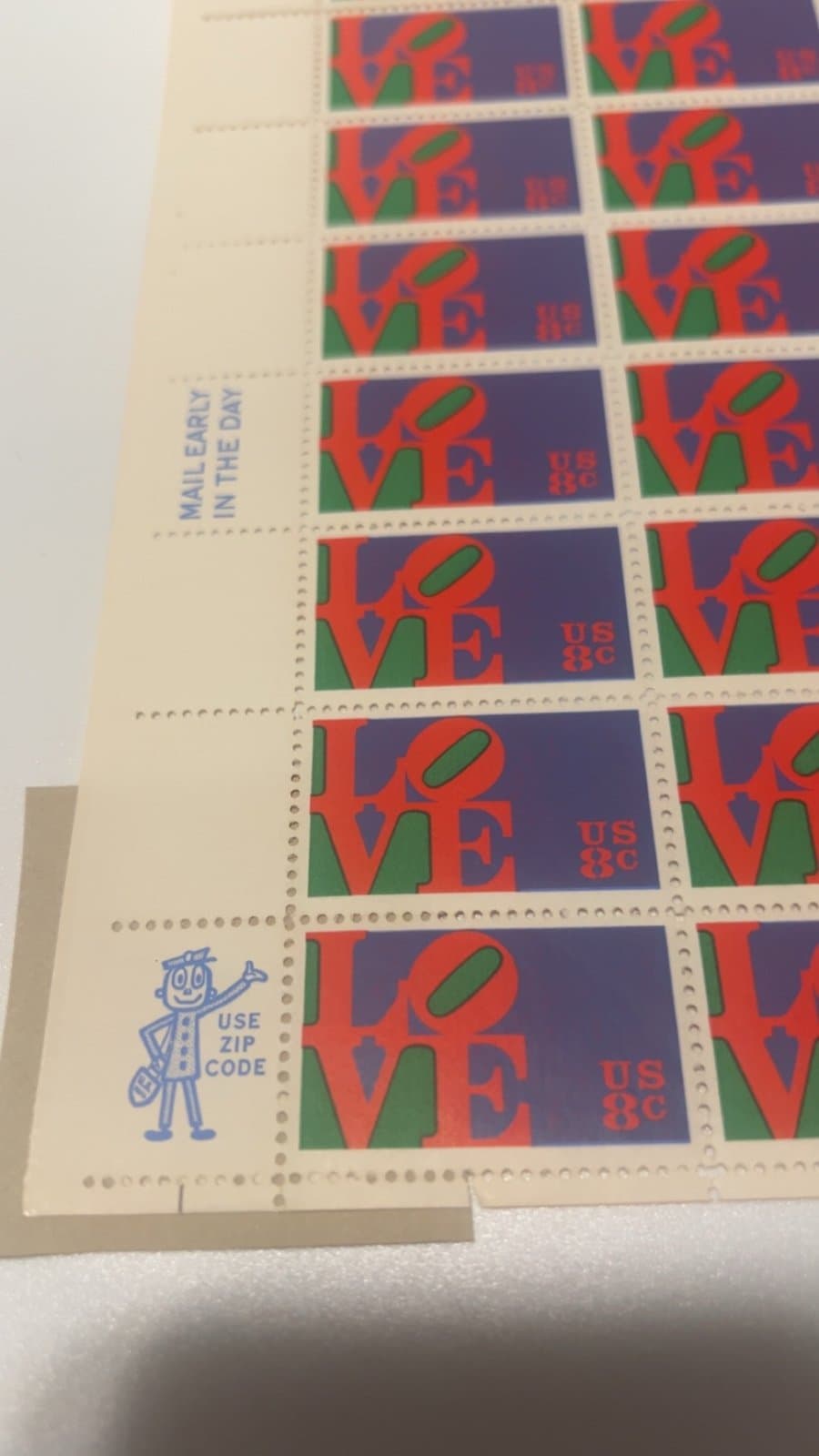 Scott #1475 LOVE Sheet of 50 8¢ Stamps (1973) - Thumbnail 2