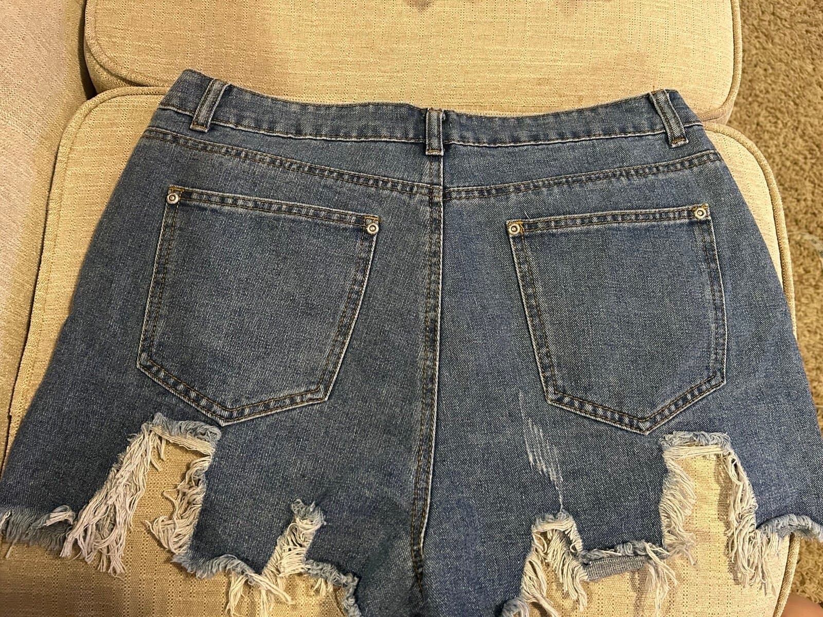 Pretty Little Thing shorts US size 14 - Thumbnail 4