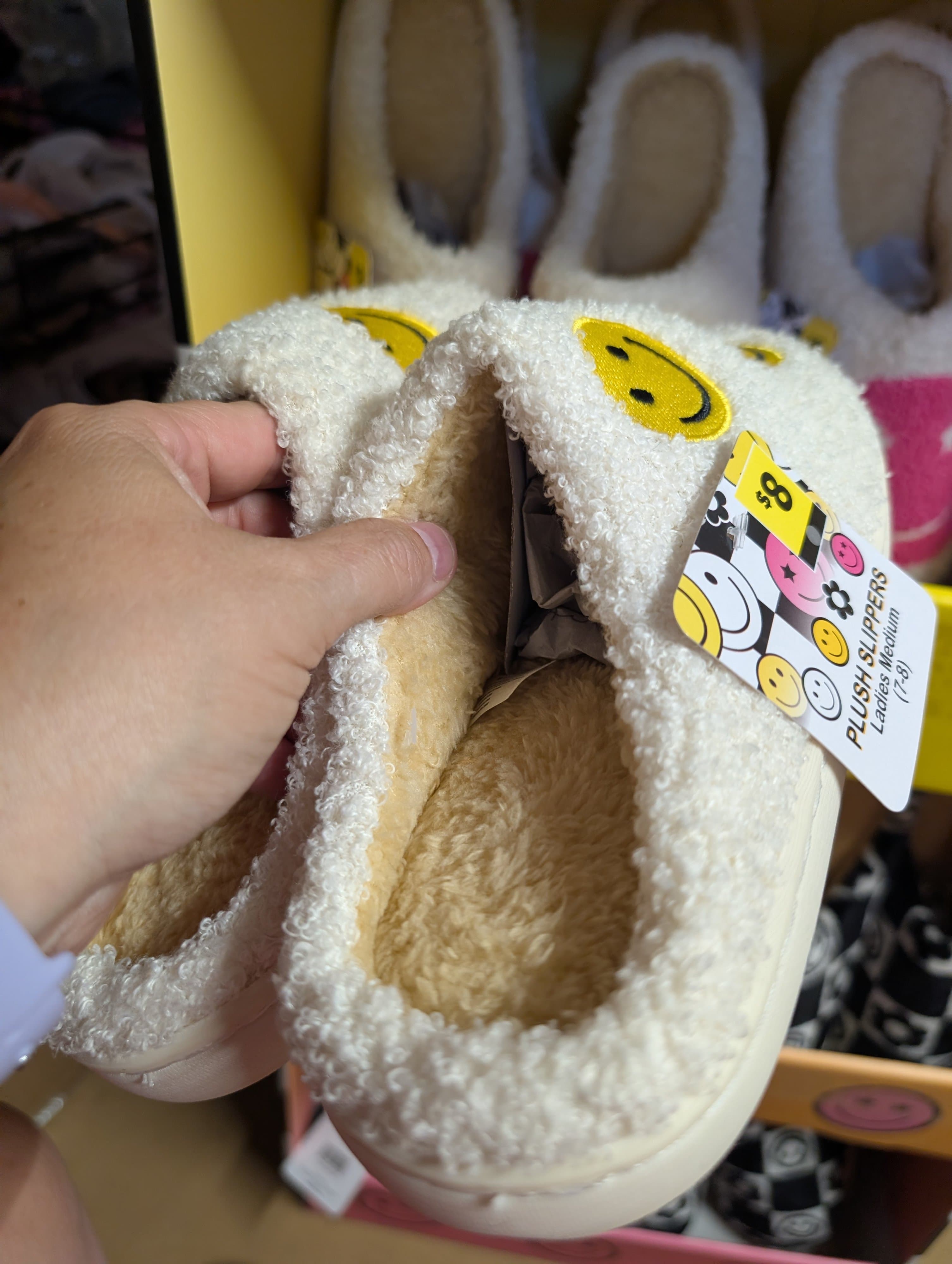 Plush Smiley Face Slippers Ladies Size 5-6 - Thumbnail 3