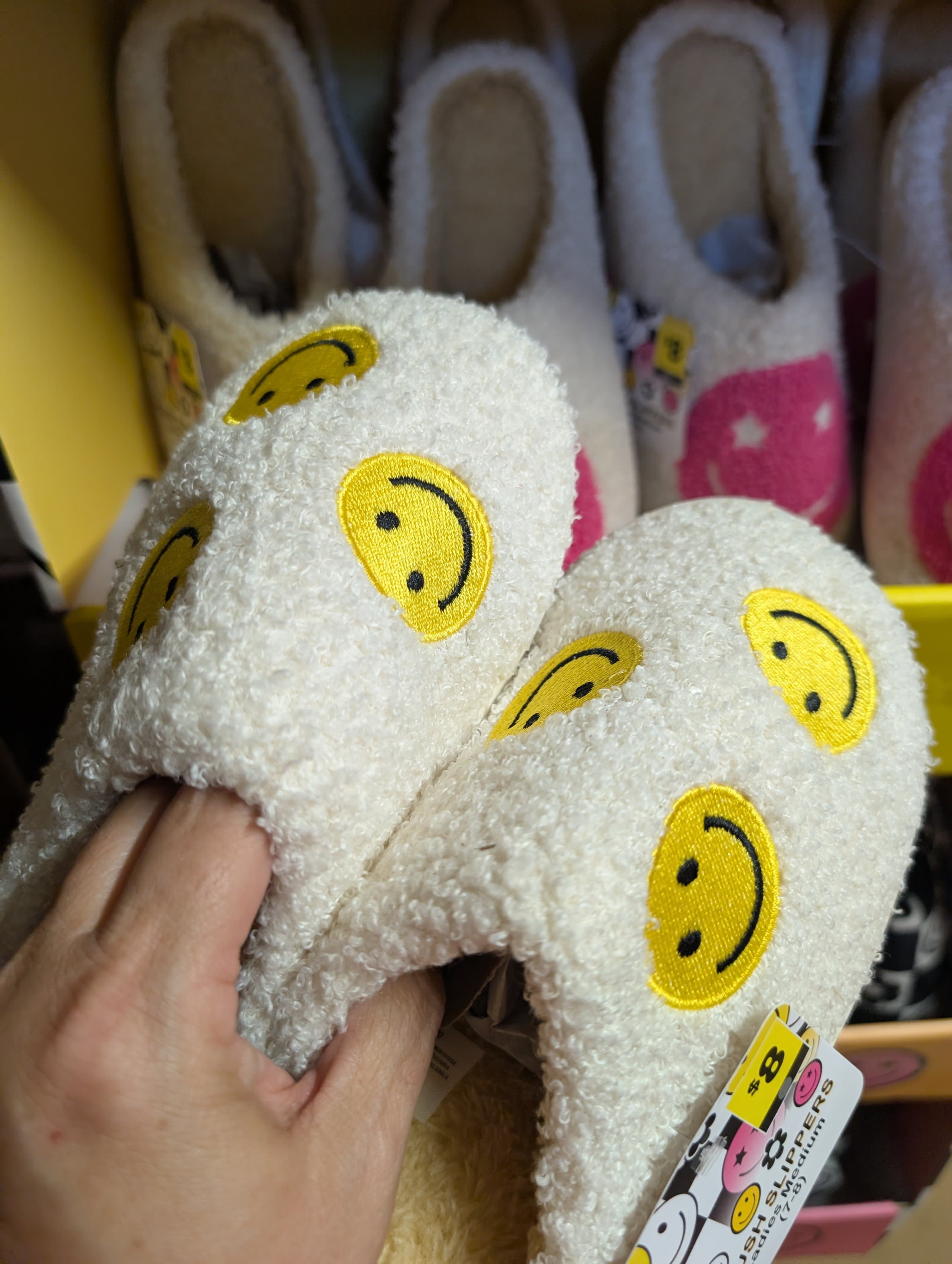 Plush Smiley Face Slippers Ladies Size 5-6 - Thumbnail 4