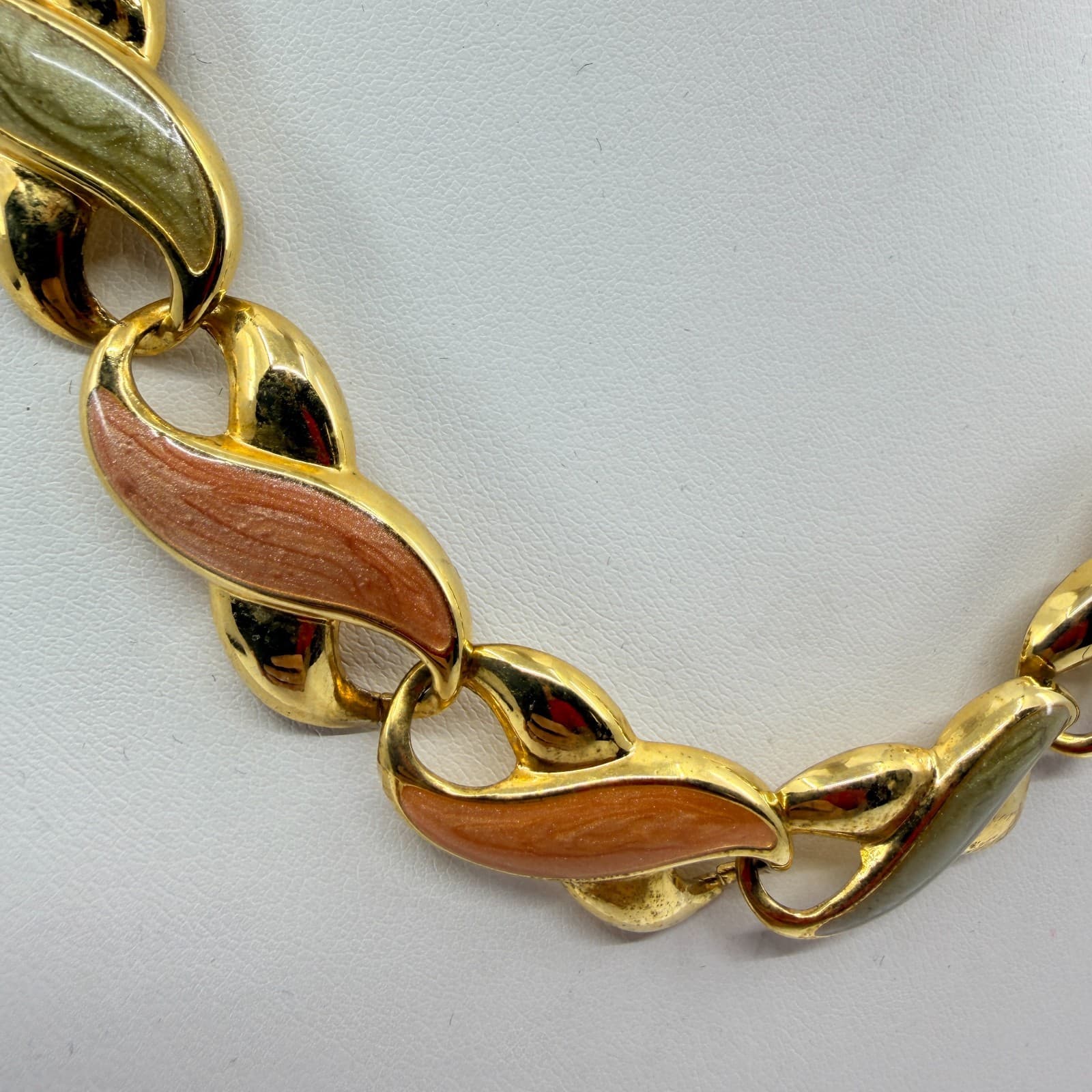 Vintage Gold Tone Enamel Necklace Pink Green Pastel Collar Statement 90s Retro - Thumbnail 3