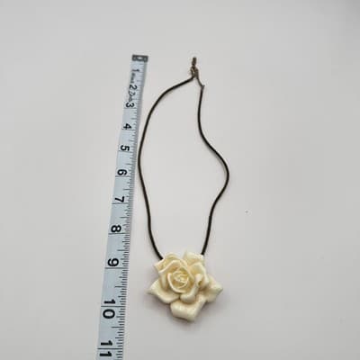 Vintage 80s Carved Rose Pendant Necklace Brown Cord & Cable Statement Jewelry - Thumbnail 7