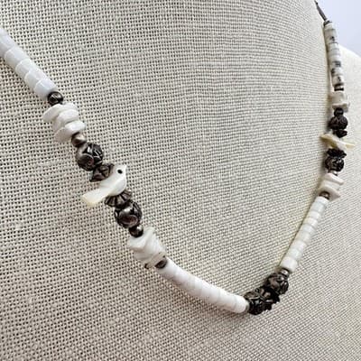 Vintage 90s Mother of Pearl Bird Necklace White Heishi Beaded Floral Silver-tone - Thumbnail 7