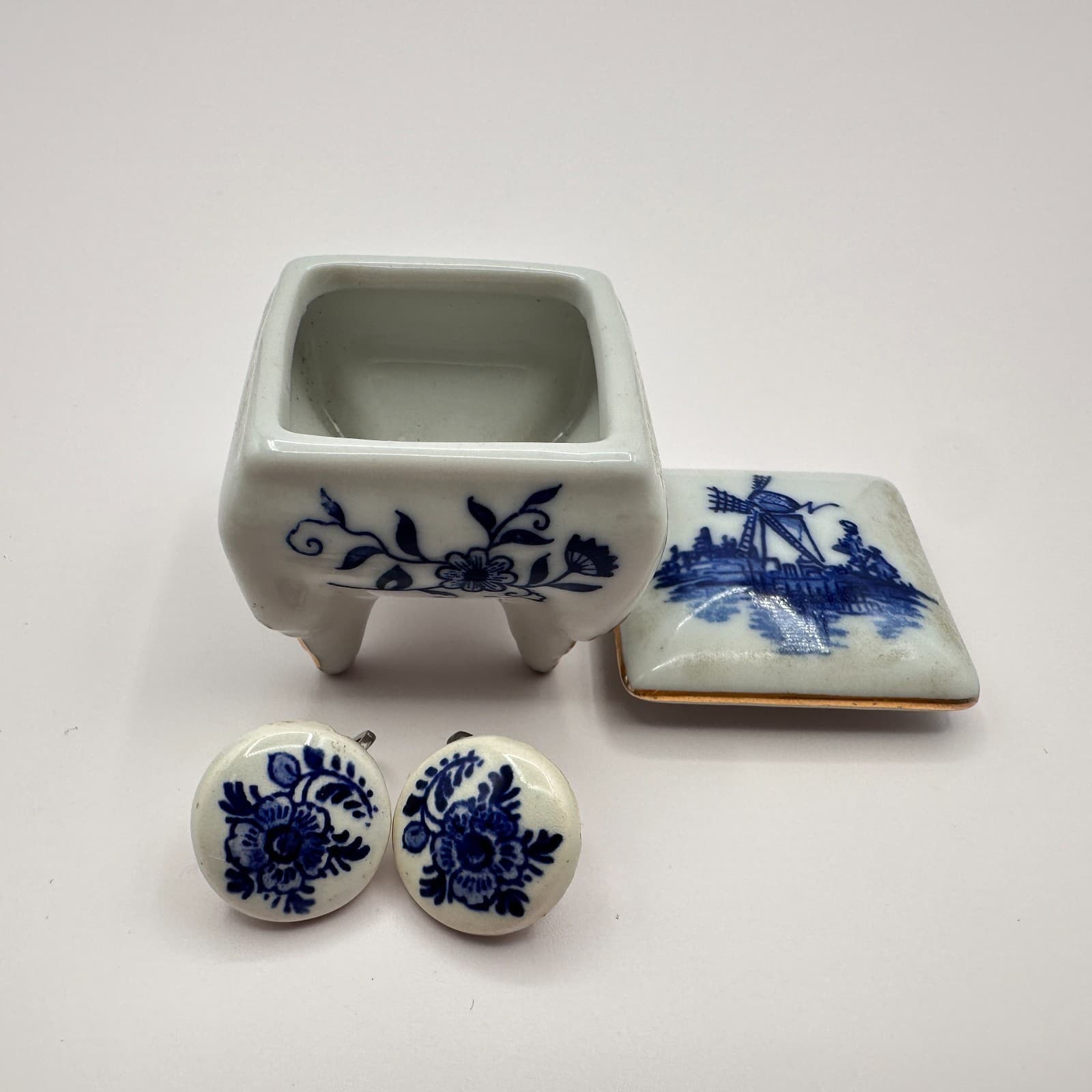 Vintage Blue White Porcelain Trinket Box w/ Matching Earrings Delft Windmill Set - Thumbnail 2