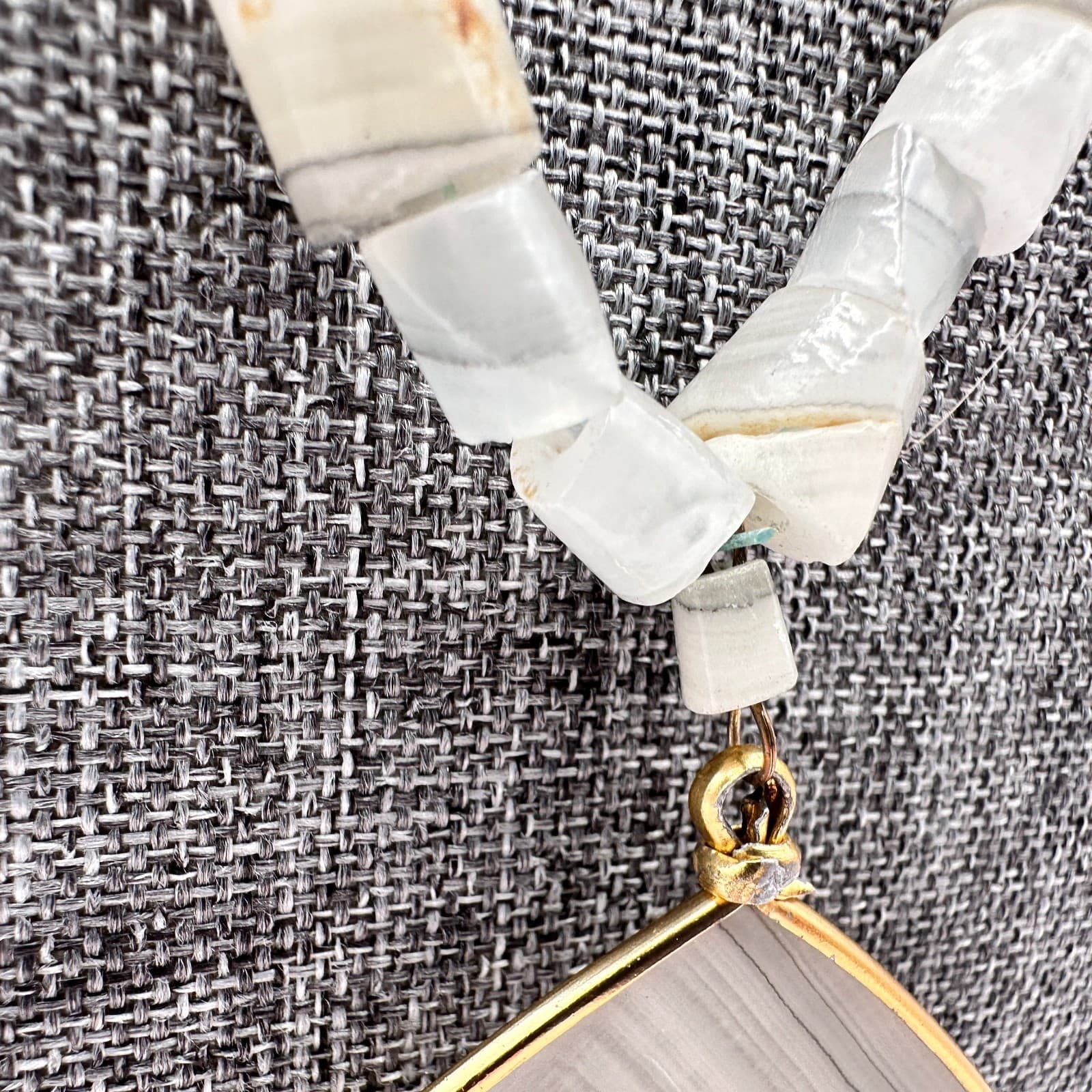 Vintage 90s Large Agate Teardrop Pendant Beaded Necklace Gold Tone Jewelry - Thumbnail 4