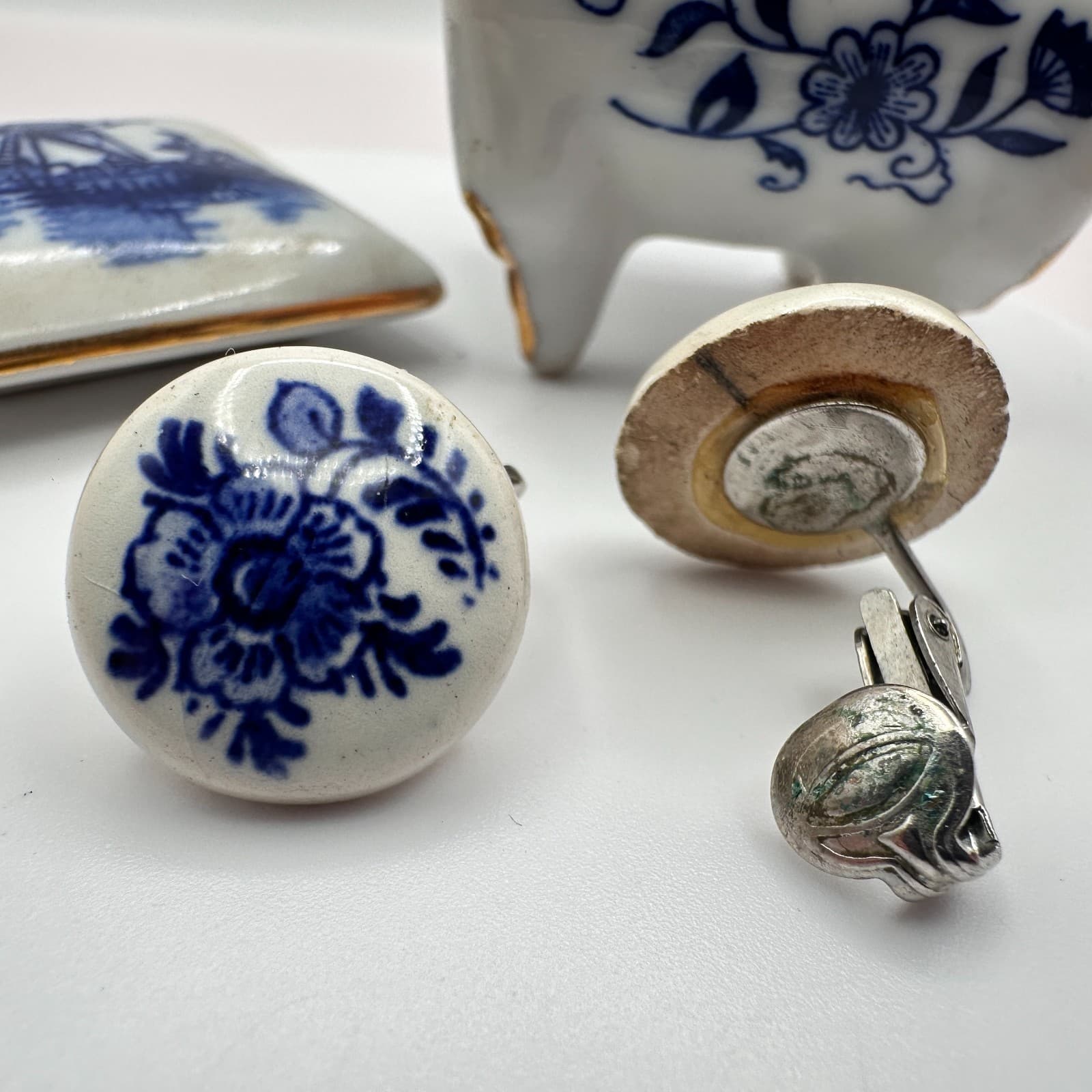 Vintage Blue White Porcelain Trinket Box w/ Matching Earrings Delft Windmill Set - Thumbnail 10