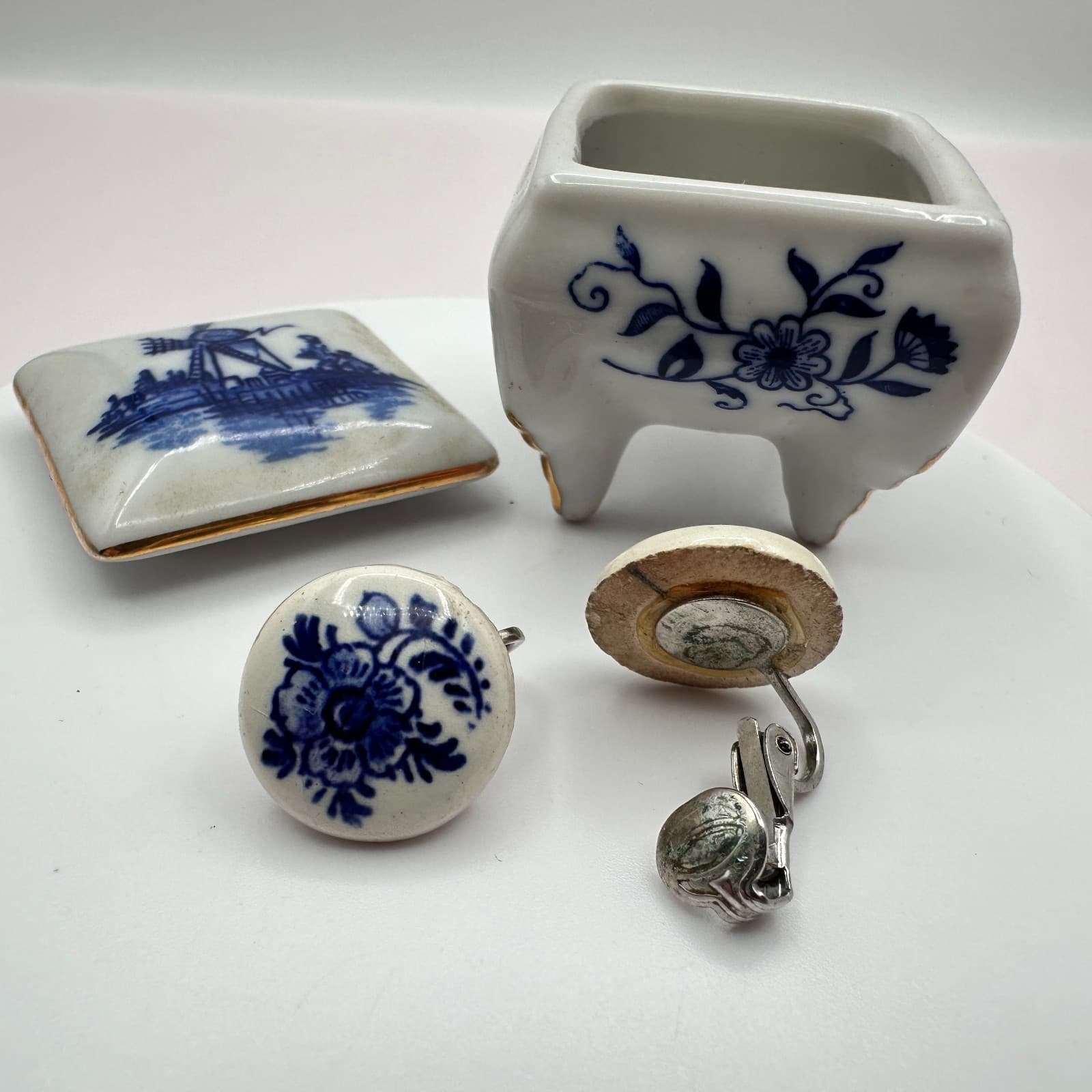 Vintage Blue White Porcelain Trinket Box w/ Matching Earrings Delft Windmill Set - Thumbnail 9