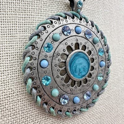 Vintage 90s Teal Blue Beaded Medallion Pendant Necklace Silver Tone Rhinestone - Thumbnail 5
