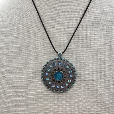 Vintage 90s Teal Blue Beaded Medallion Pendant Necklace Silver Tone Rhinestone - Thumbnail 8