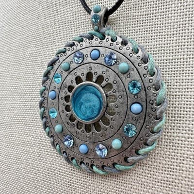 Vintage 90s Teal Blue Beaded Medallion Pendant Necklace Silver Tone Rhinestone - Thumbnail 6