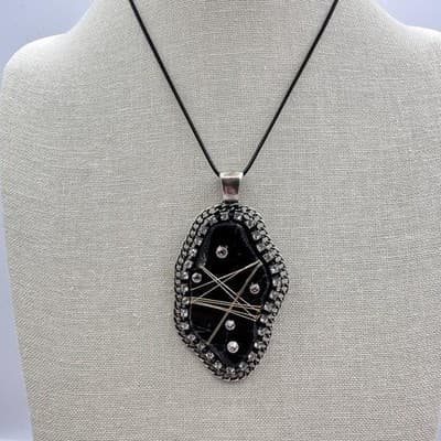 Vintage Y2K Black Agate Pendant Necklace Silver Tone Clear Rhinestone Jewelry - Thumbnail 8