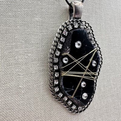 Vintage Y2K Black Agate Pendant Necklace Silver Tone Clear Rhinestone Jewelry - Thumbnail 4