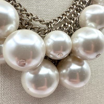 Vintage 80s 90s Chunky Faux Pearl White Bib Chain Statement Necklace - Thumbnail 4