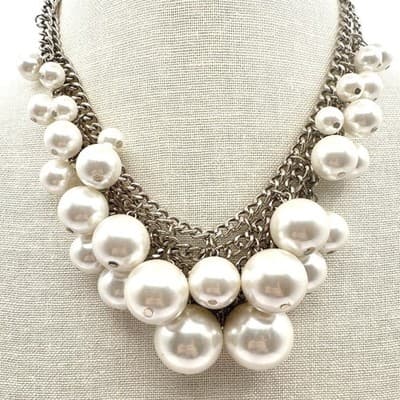 Vintage 80s 90s Chunky Faux Pearl White Bib Chain Statement Necklace
