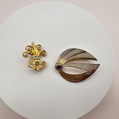 Vintage 80s 90s Lions Club International Brooch Pin Set Gold Tone Glass Jewelry - Thumbnail 3
