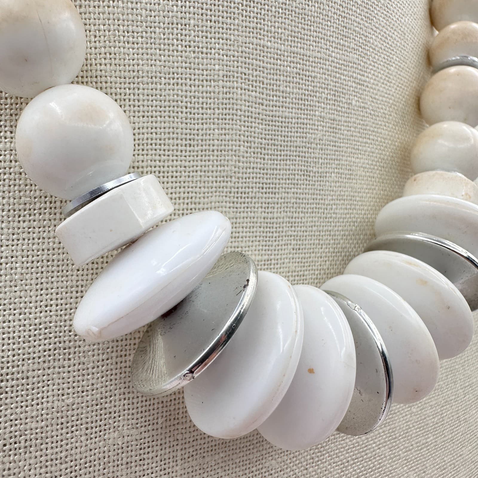 Vintage 90s Silver Tone Chunky White Resin Necklace Statement Women's Jewelry - Thumbnail 4