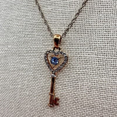 Vintage Y2K Rhinestone Gold Tone Heart Key Pendant Necklace Women's Jewelry - Thumbnail 8