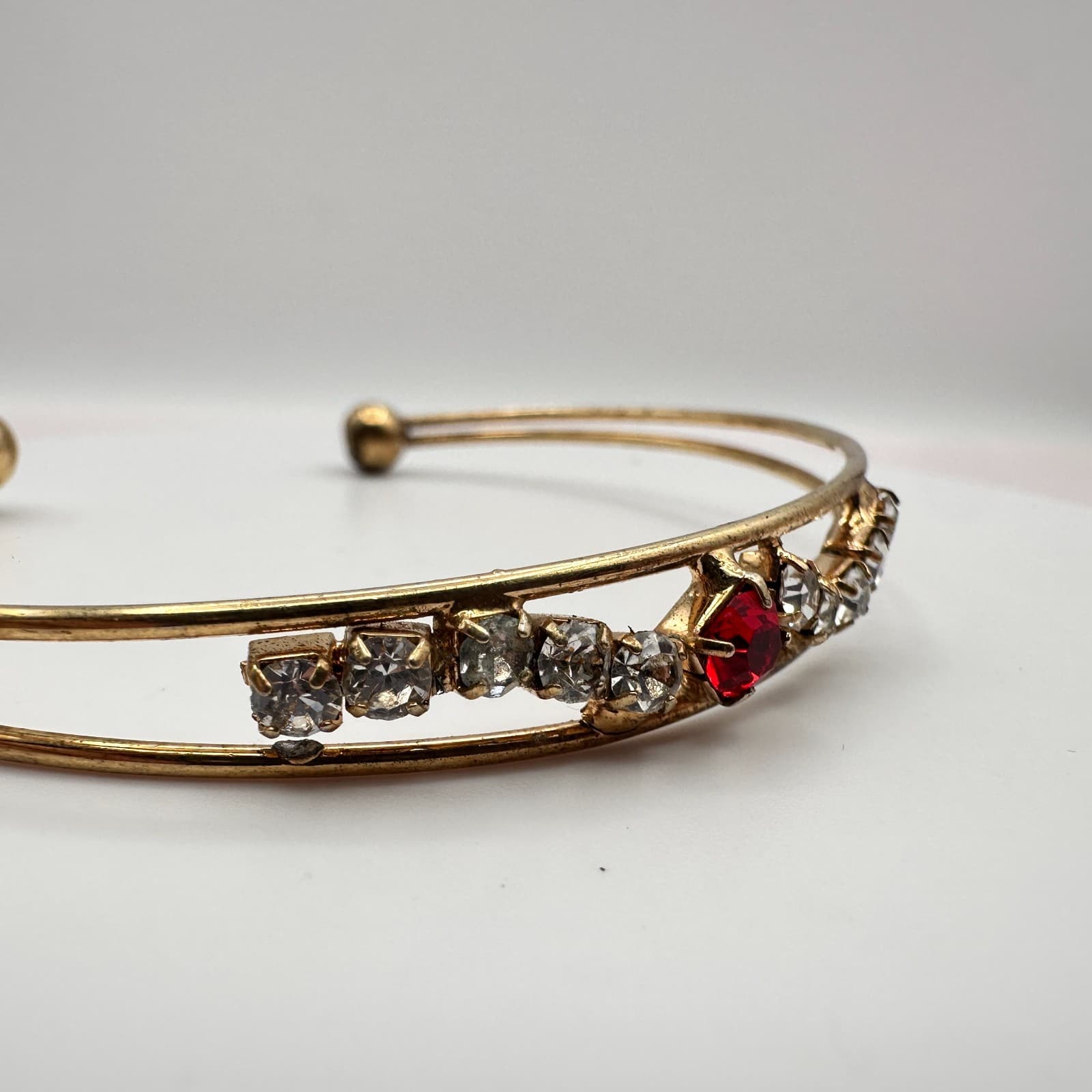 Vintage Y2K Red & Clear Rhinestone Gold Tone Hand Bracelet Women's Jewelry - Thumbnail 3