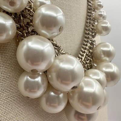 Vintage 80s 90s Chunky Faux Pearl White Bib Chain Statement Necklace - Thumbnail 7