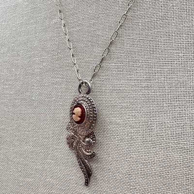 Vintage 90s Red Cameo Silver Tone Pendant Necklace Retro Victorian Style Fashion - Thumbnail 7