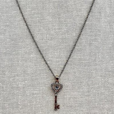 Vintage Y2K Rhinestone Gold Tone Heart Key Pendant Necklace Women's Jewelry - Thumbnail 2