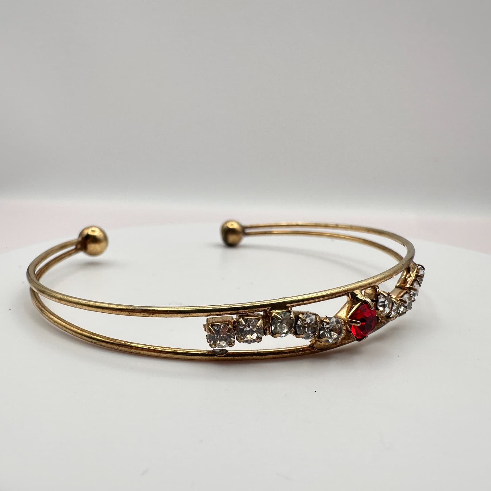 Vintage Y2K Red & Clear Rhinestone Gold Tone Hand Bracelet Women's Jewelry - Thumbnail 4