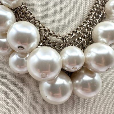 Vintage 80s 90s Chunky Faux Pearl White Bib Chain Statement Necklace - Thumbnail 3