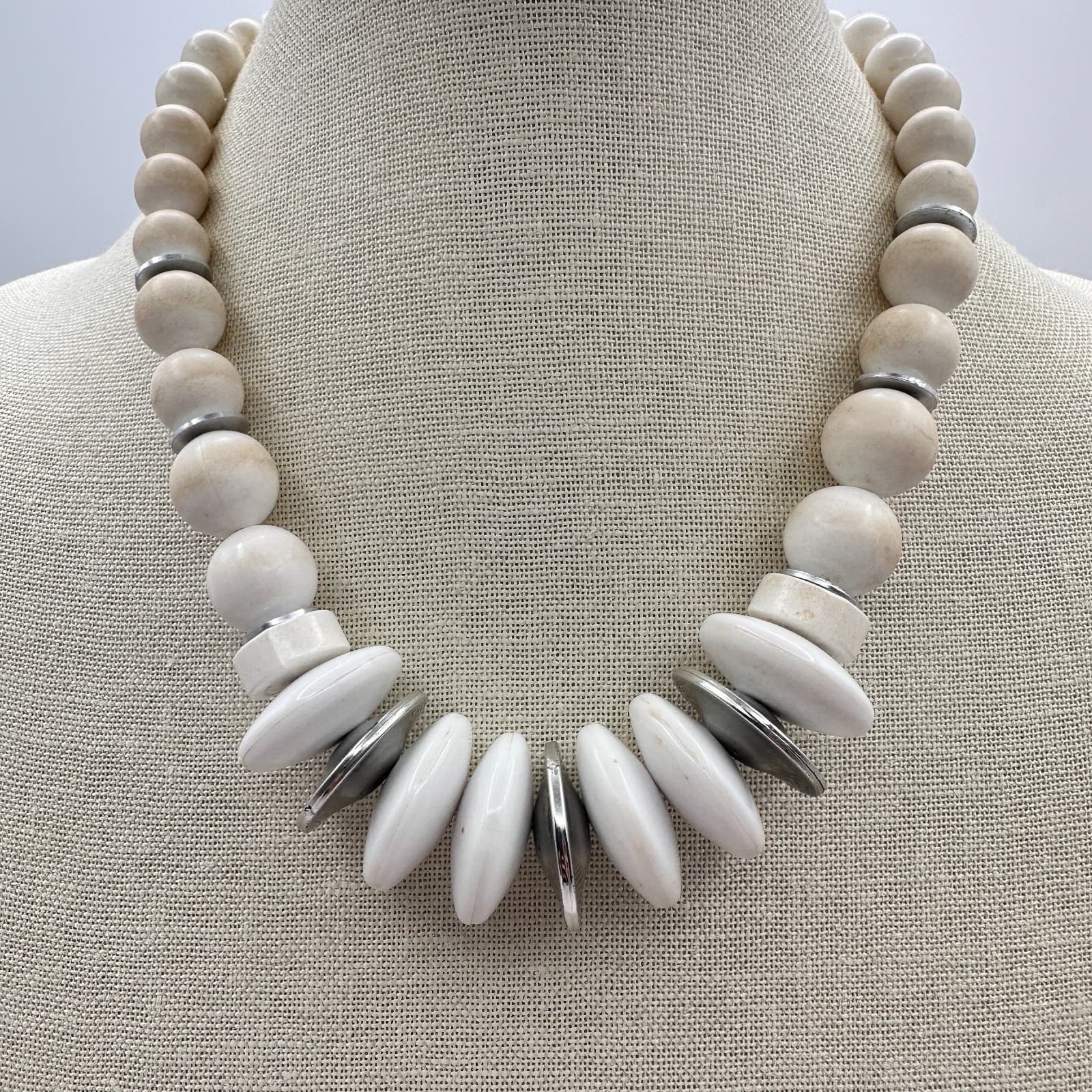 Vintage 90s Silver Tone Chunky White Resin Necklace Statement Women's Jewelry - Thumbnail 8