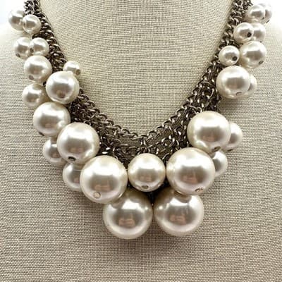 Vintage 80s 90s Chunky Faux Pearl White Bib Chain Statement Necklace - Thumbnail 2