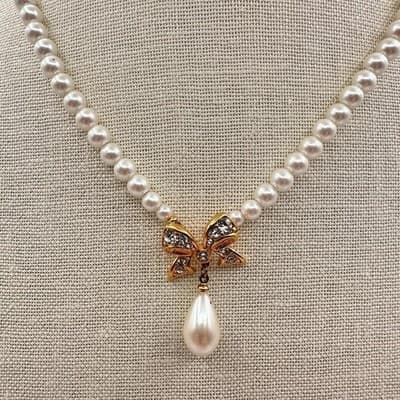 Vintage Y2K Faux Pearl Gold Tone Bow Teardrop Pendant Rhinestone Women's Jewelry - Thumbnail 7