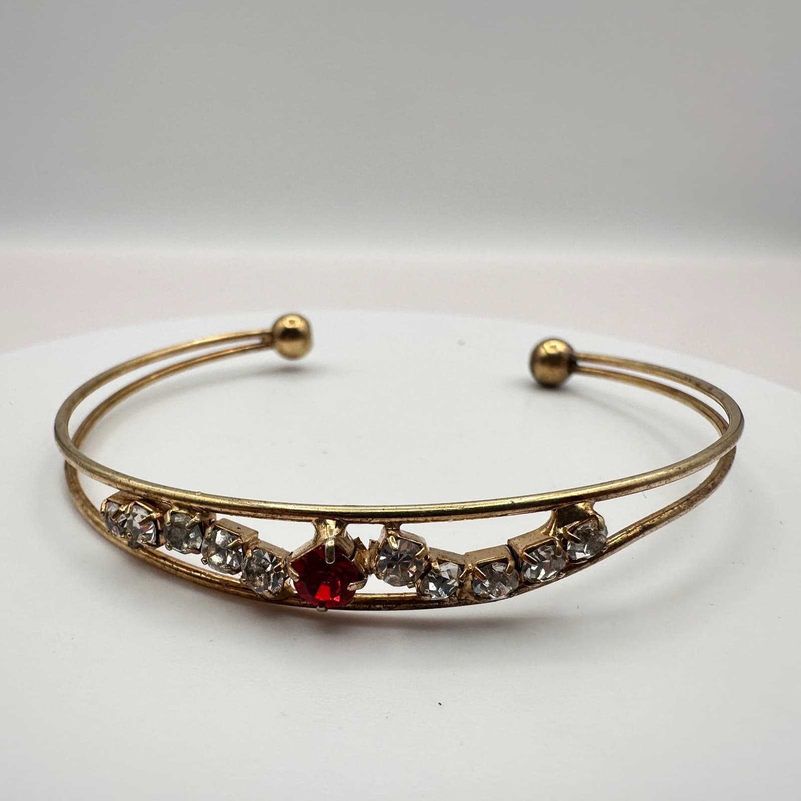 Vintage Y2K Red & Clear Rhinestone Gold Tone Hand Bracelet Women's Jewelry - Thumbnail 2