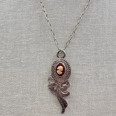 Vintage 90s Red Cameo Silver Tone Pendant Necklace Retro Victorian Style Fashion - Thumbnail 5