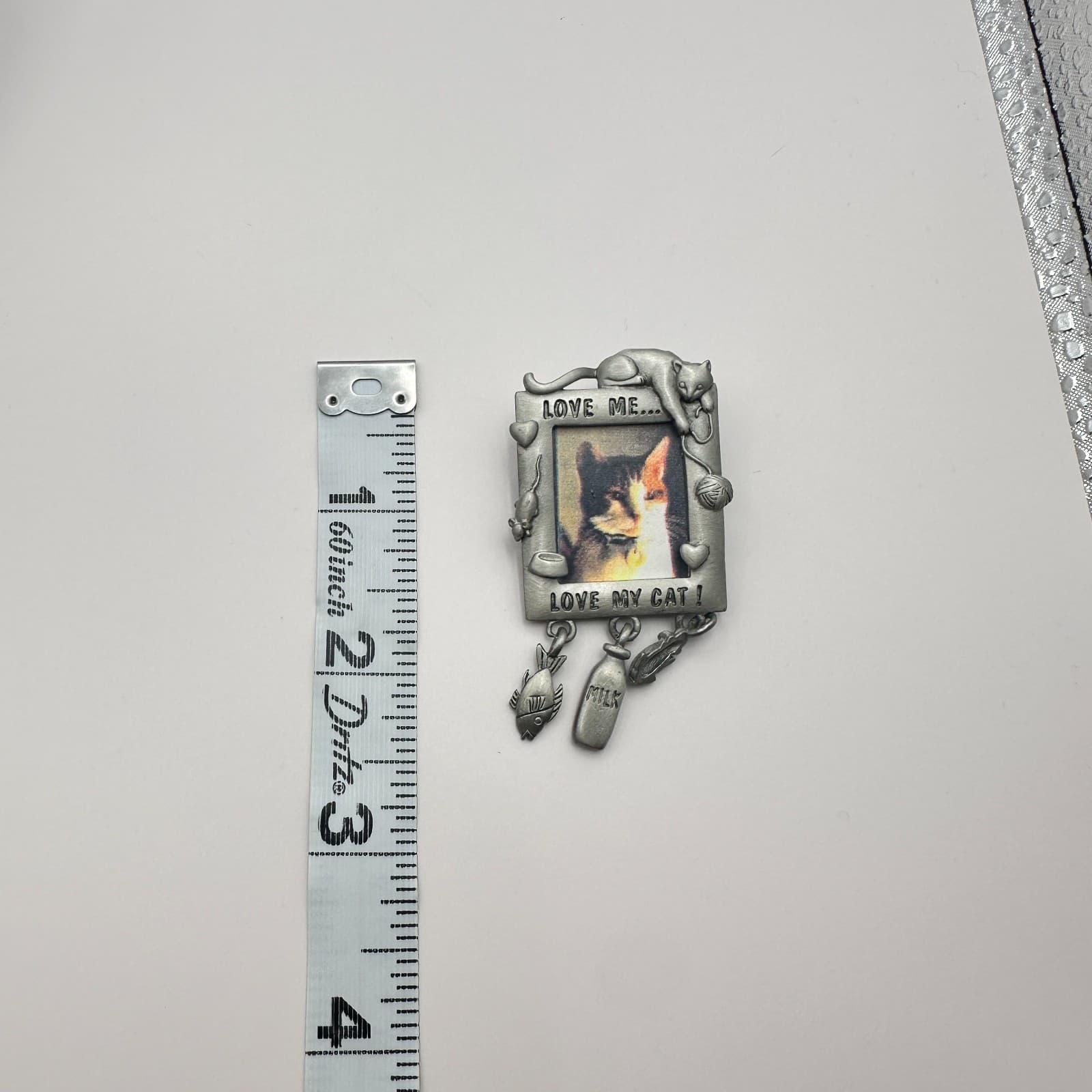 Vintage 90s JJ Cat Photo Frame Brooch Pewter Tone Love My Cat Dangle Pin Jewelry - Thumbnail 8