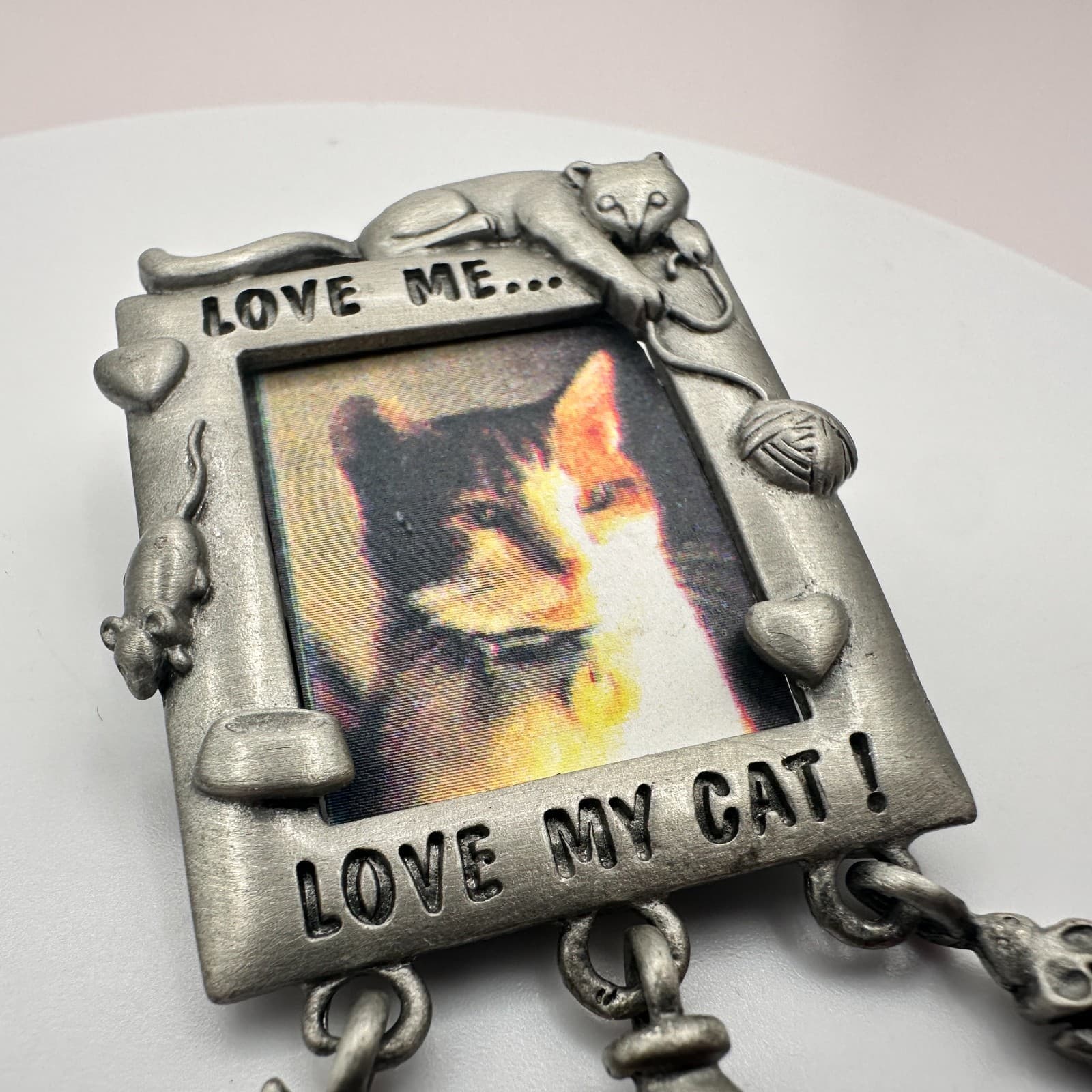 Vintage 90s JJ Cat Photo Frame Brooch Pewter Tone Love My Cat Dangle Pin Jewelry - Thumbnail 5