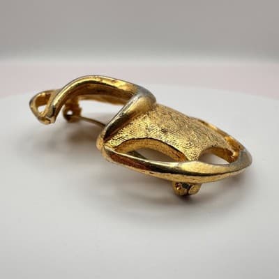 Vintage Y2K Gold Tone Textured Crescent Brooch Pin Women's Classic Jewelry - Thumbnail 4