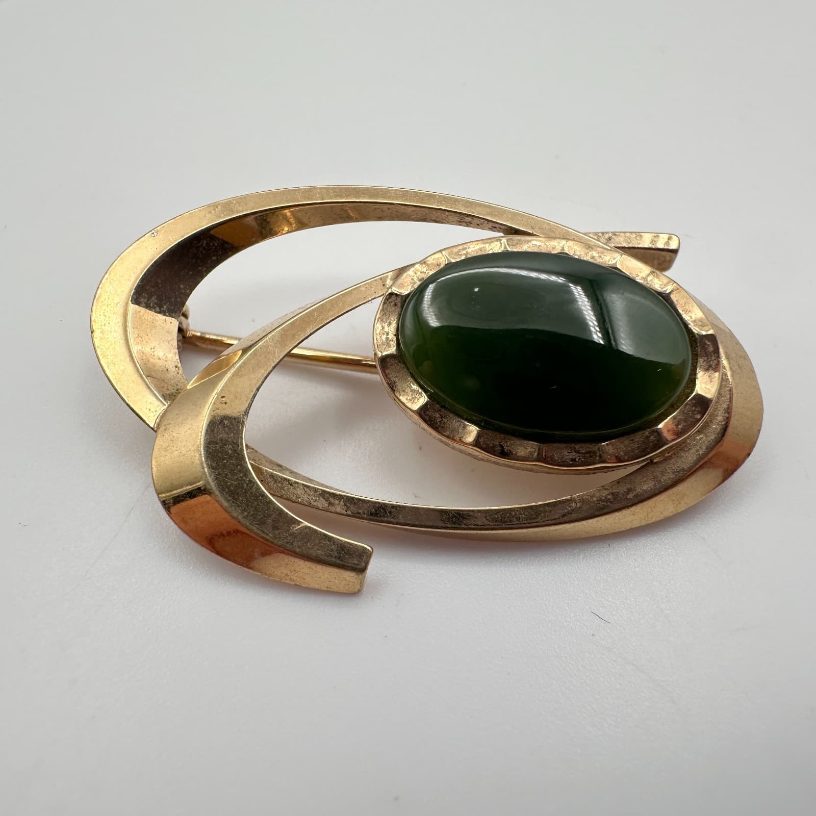 Vintage 60s Gold Tone Green Cabochon Swirl Brooch Pin Mid Century Modern Jewelry - Thumbnail 3
