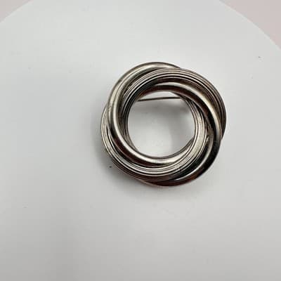 Vintage Y2K Silver Tone Twisted Infinity Circle Double Link Brooch Pin Jewelry - Thumbnail 2