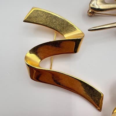 Vintage 80s 90s Gold Tone Abstract Brooch Pins Set Ribbon Geometric Modernist - Thumbnail 5