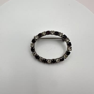 Vintage 90s Rhinestone Oval Wreath Brooch Pin Silver Tone Classic Jewelry - Thumbnail 2