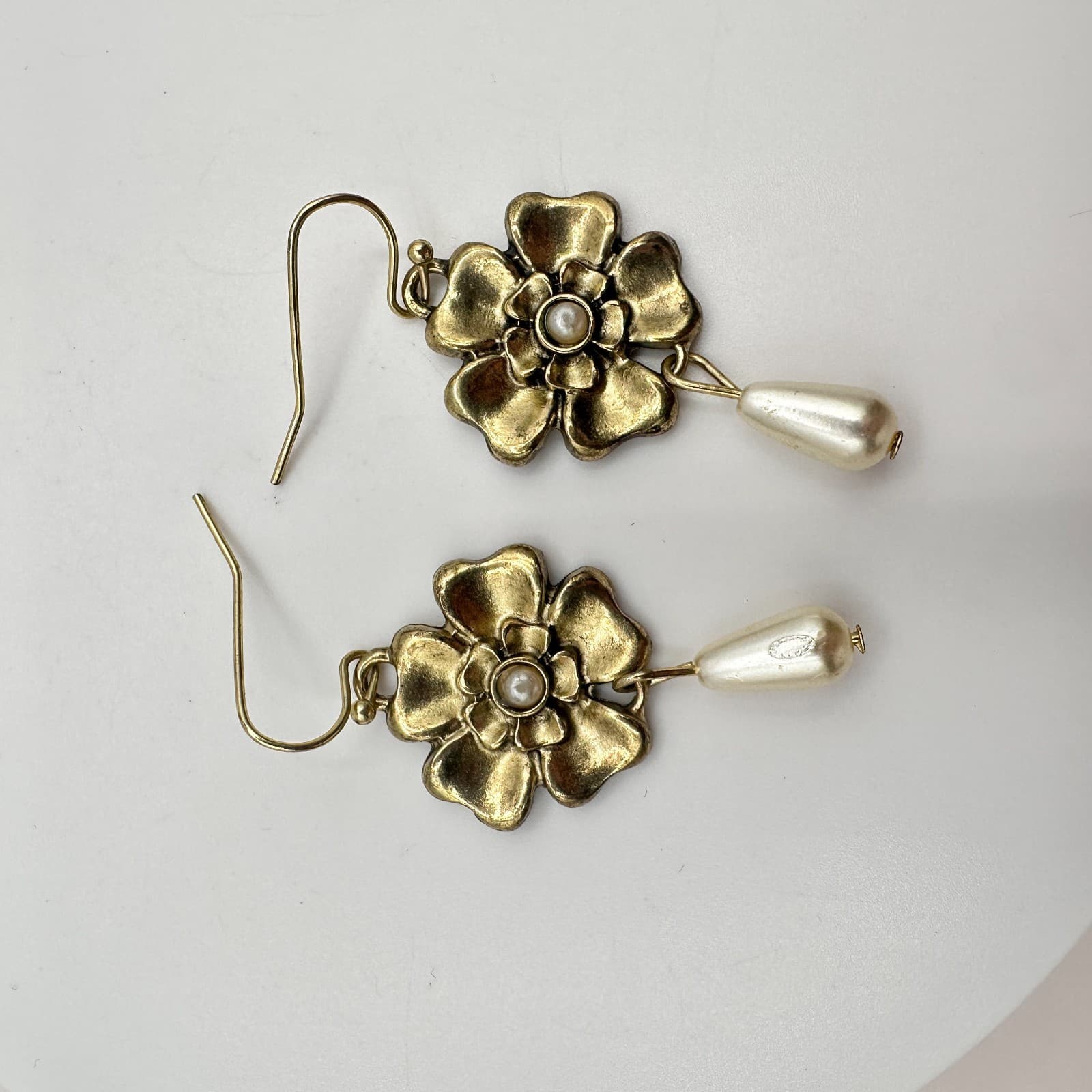 Vintage 90s Gold Tone Flower Dangle Earrings Faux Pearl Teardrop Boho Jewelry - Thumbnail 3