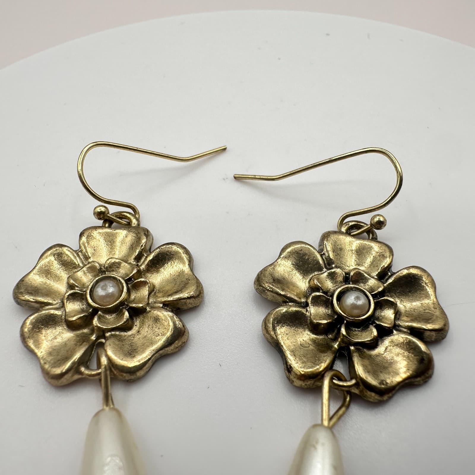 Vintage 90s Gold Tone Flower Dangle Earrings Faux Pearl Teardrop Boho Jewelry - Thumbnail 6