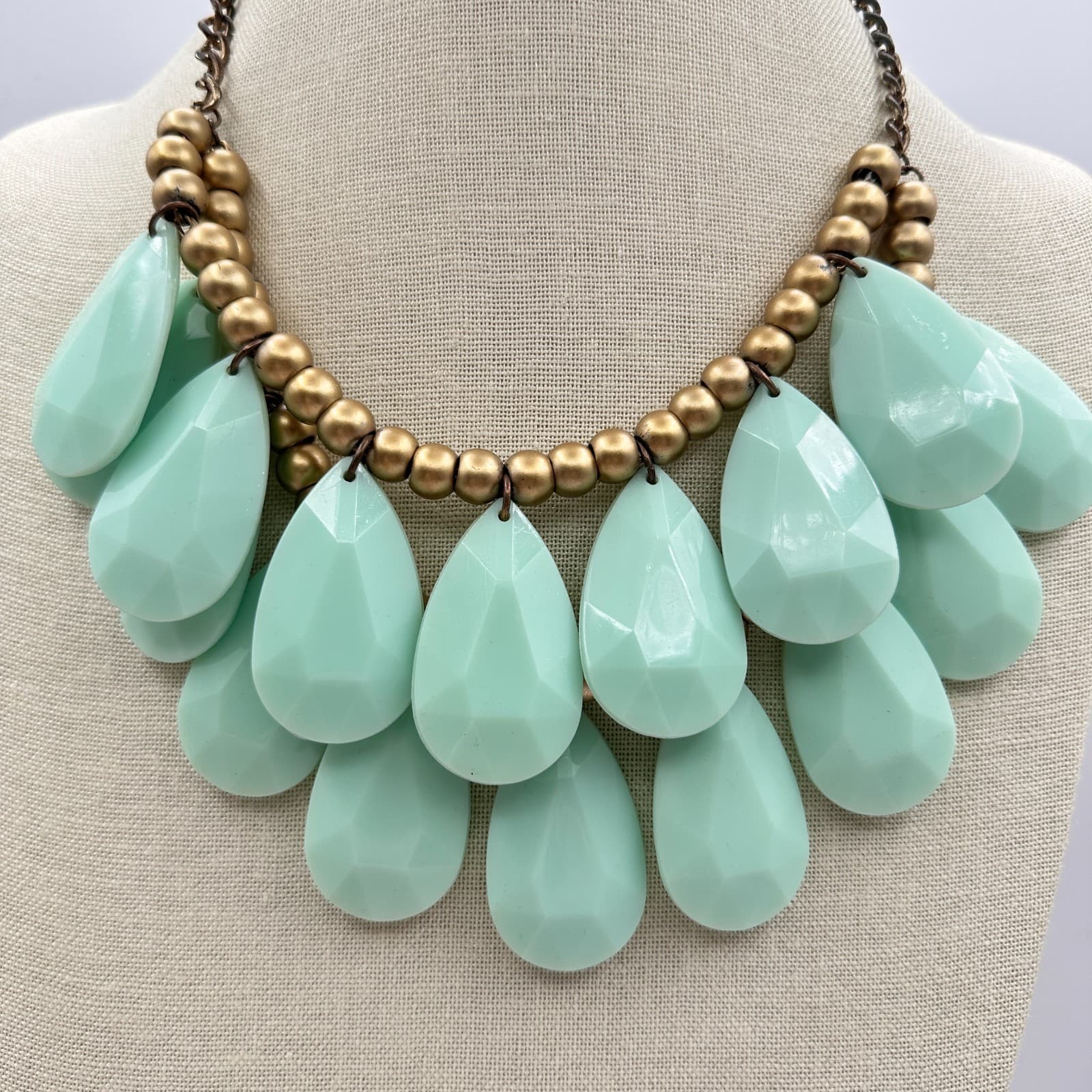 Vintage 90s Mint Green Teardrop Beaded Bib Necklace Women's Classic Jewelry - Thumbnail 2