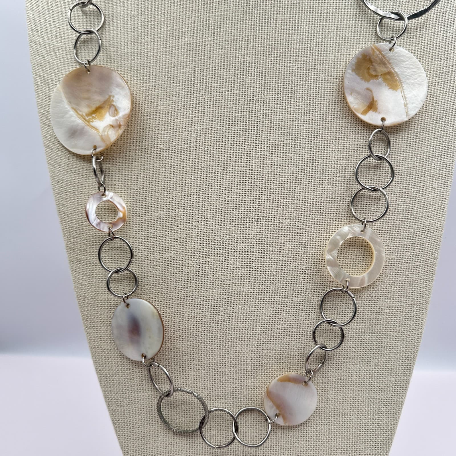 Vintage 90s Mother of Pearl Shell Station Silver Tone Necklace Classic Jewelry - Thumbnail 7