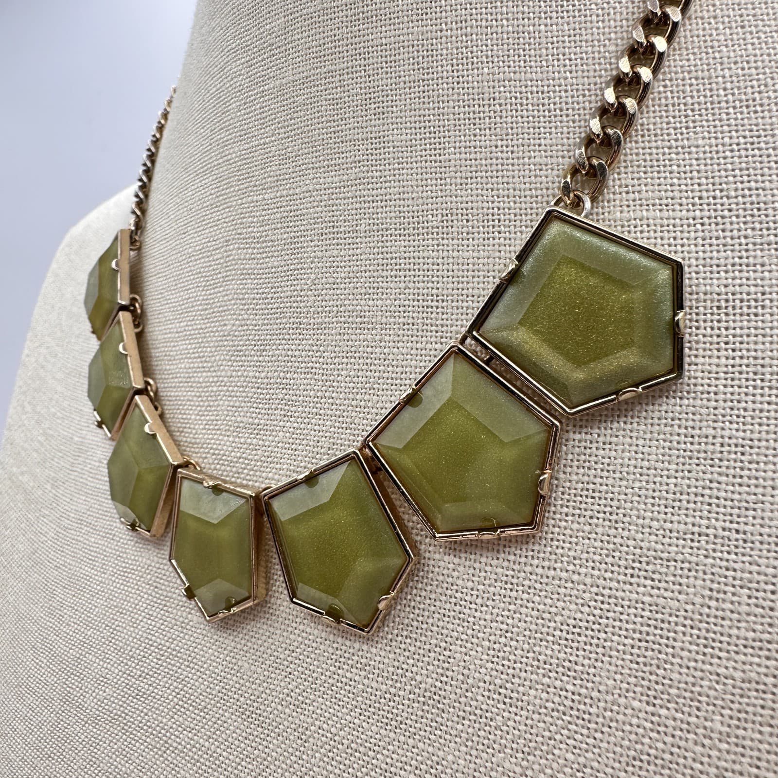 Vintage Y2K Green Stones Gold Tone Statement Bib Necklace Women's Jewelry - Thumbnail 8