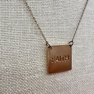 Vintage Y2K Faith Square Pendant Necklace Gold Tone Religious Women's Jewelry - Thumbnail 3