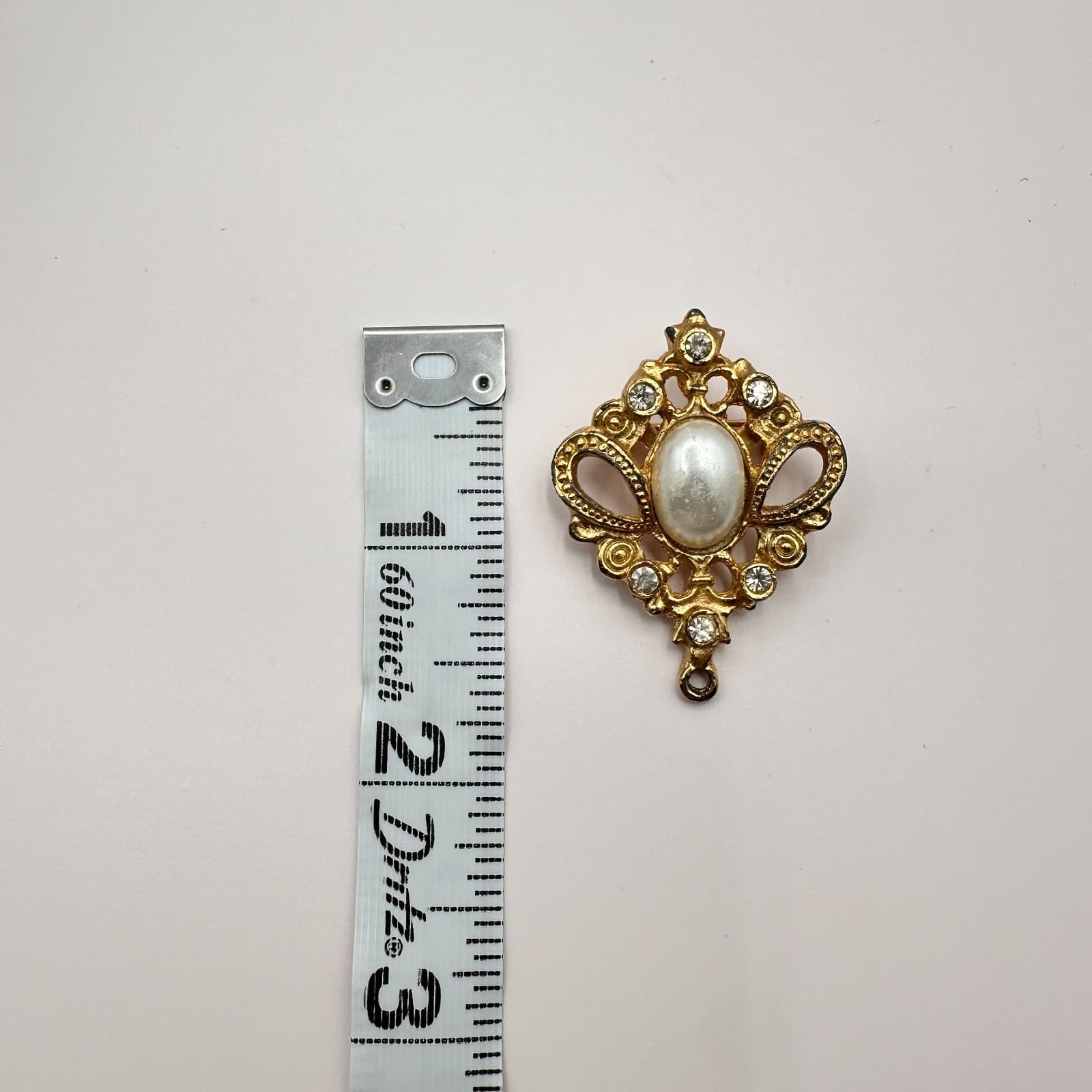 Vintage Y2K Faux Pearl & Rhinestone Gold Tone Brooch Pin Women's Classic Jewelry - Thumbnail 7