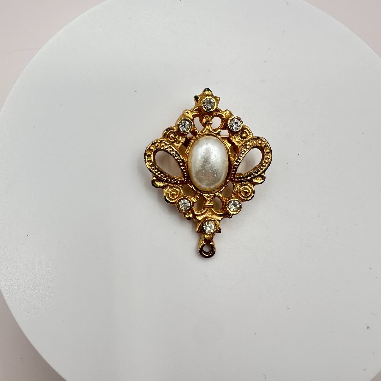Vintage Y2K Faux Pearl & Rhinestone Gold Tone Brooch Pin Women's Classic Jewelry - Thumbnail 3