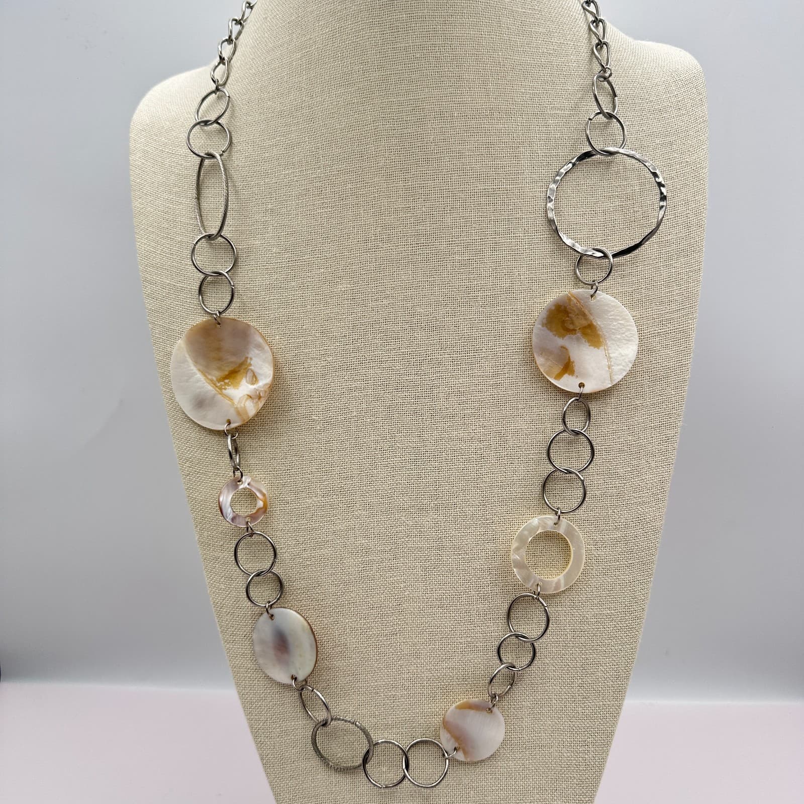 Vintage 90s Mother of Pearl Shell Station Silver Tone Necklace Classic Jewelry - Thumbnail 8