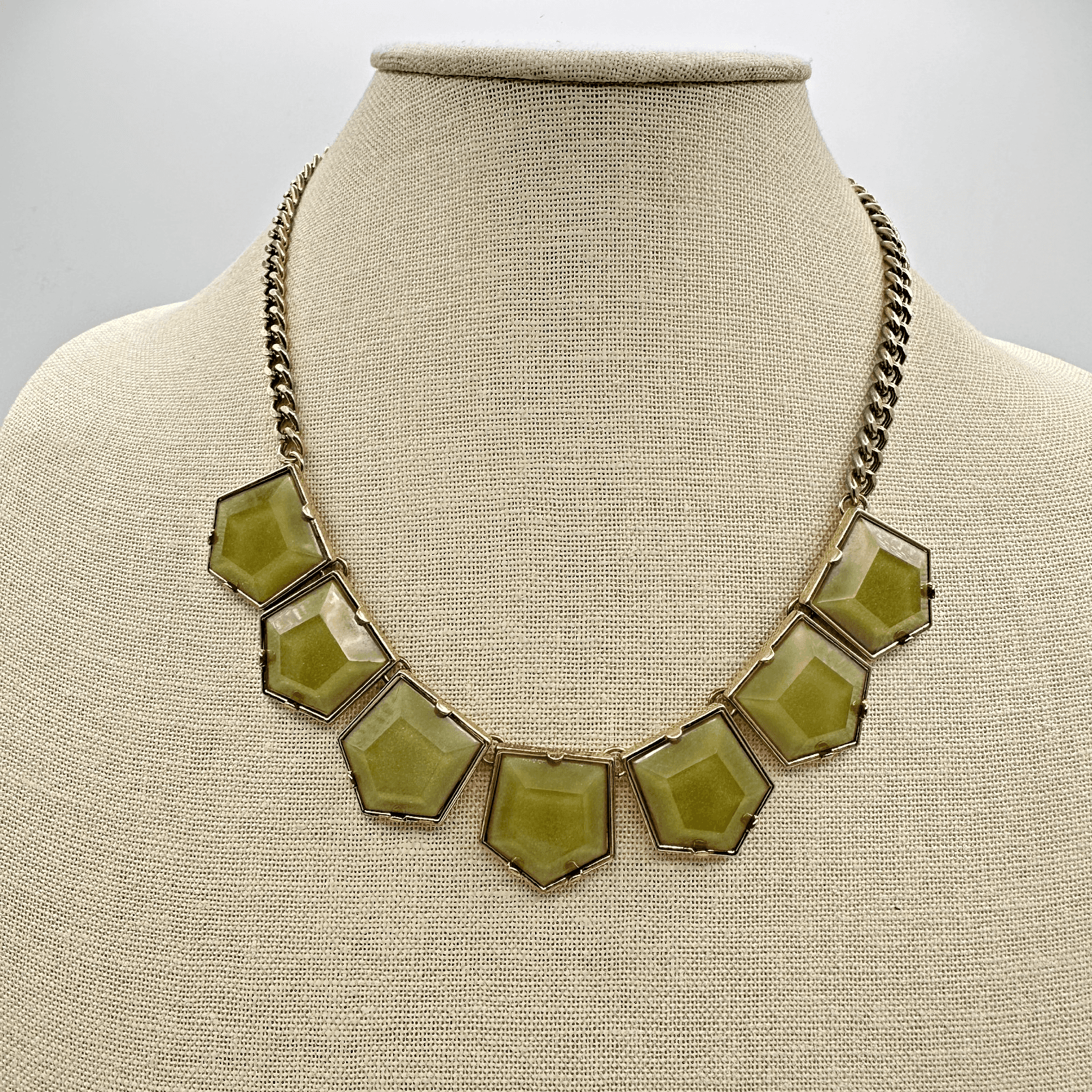 Vintage Y2K Green Stones Gold Tone Statement Bib Necklace Women's Jewelry