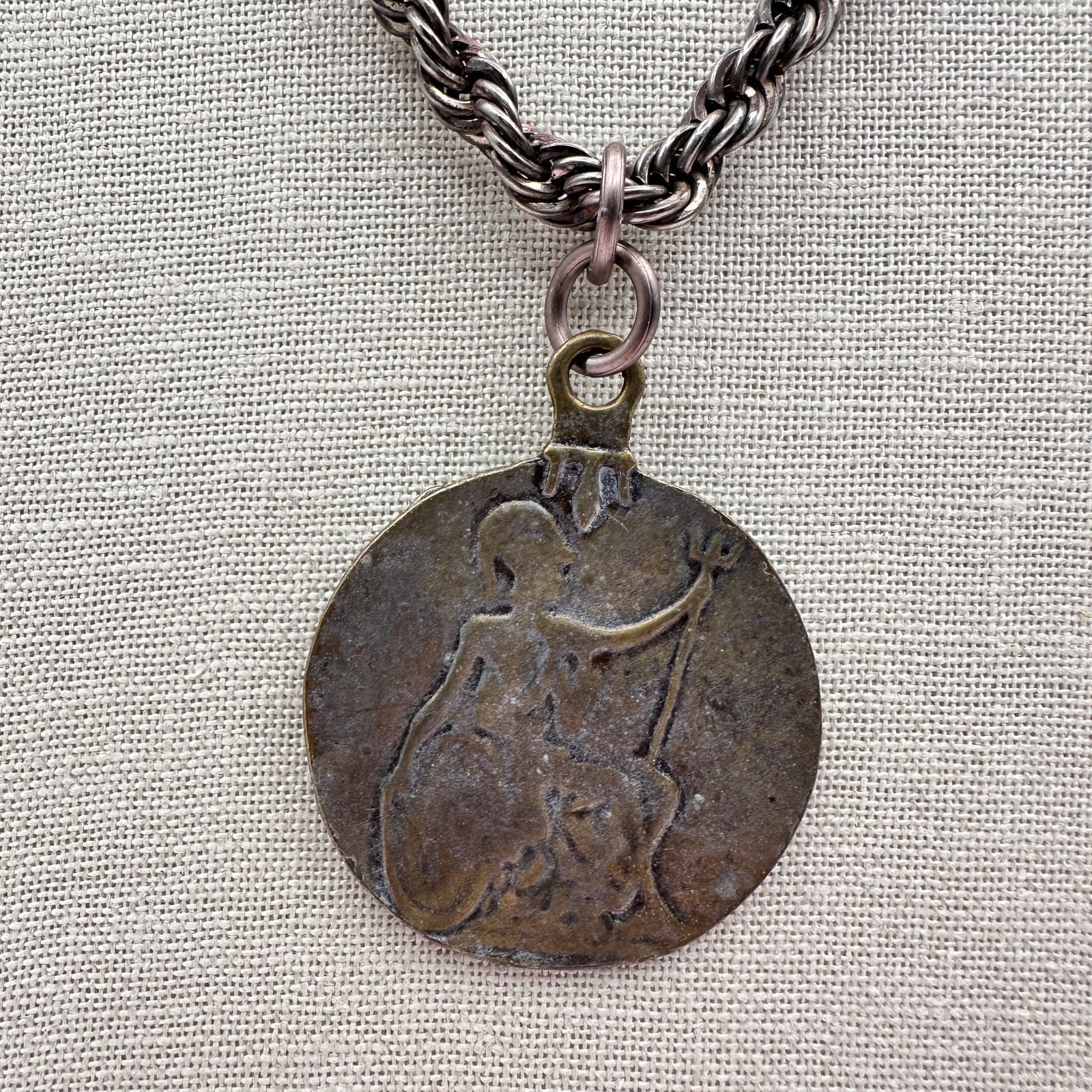 Vintage Y2K Rope Chain Silver-Tone Britannia Penny Medallion Pendant Necklace - Thumbnail 3